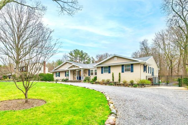 Backyard, Exterior, Facade, Ranch
