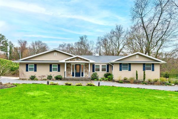 Backyard, Exterior, Facade, Ranch