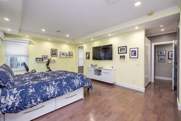 Bedroom, Fitness Equipment, Interior, Recessed Lighting, Wood Texture Flooring