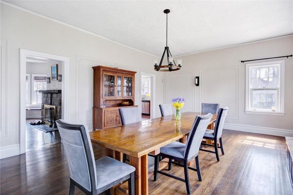 Chandelier, Dining room, Fireplace, Interior, Pendant Lights, Wood Texture Flooring
