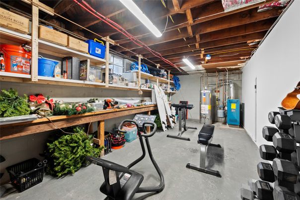 Fitness Equipment, Interior, Wooden Beams