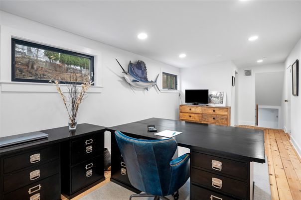 Home Office, Interior, Recessed Lighting, Wood Texture Flooring