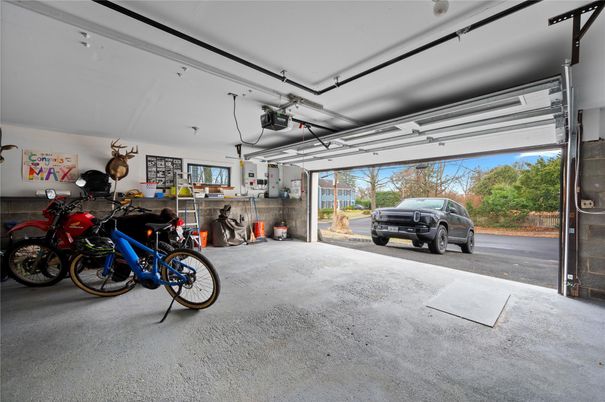 Garage, Interior