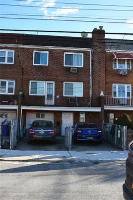Attached, Exterior, Facade, Brick Facade, Rowhouse