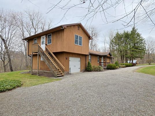 Attached, Exterior, Facade, Raised Ranch
