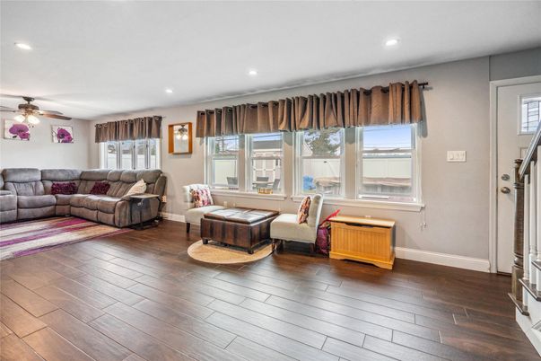 Interior, Living room, Recessed Lighting, Wood Texture Flooring