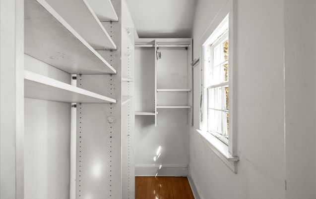 Interior, Walk-in Closets, Wood Texture Flooring