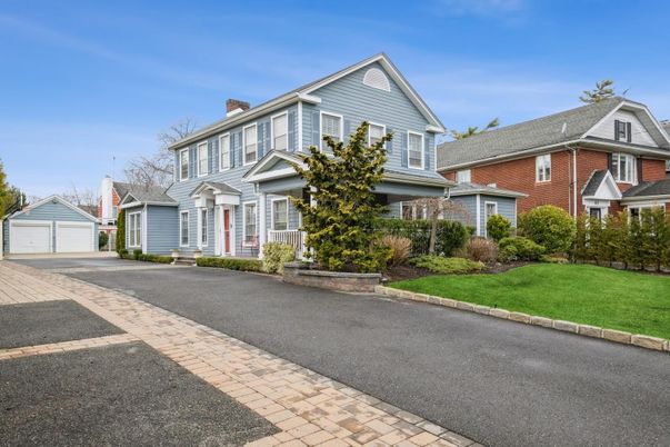 Detached Garage, Exterior, Facade, Queen Anne Victorian
