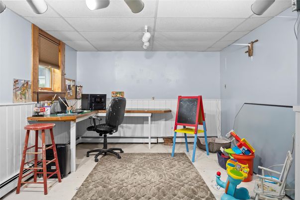 Home Office, Interior