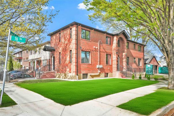 Exterior, Facade, Brick Facade, Rowhouse