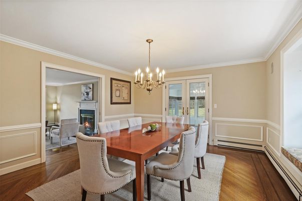 Chandelier, Dining room, Fireplace, Interior, Wood Texture Flooring
