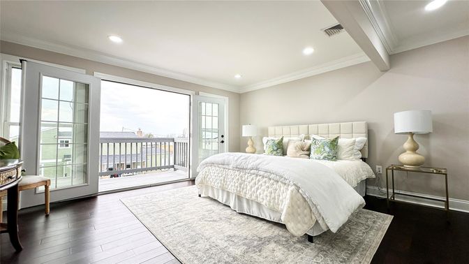 Bedroom, Interior, Recessed Lighting, Wood Texture Flooring