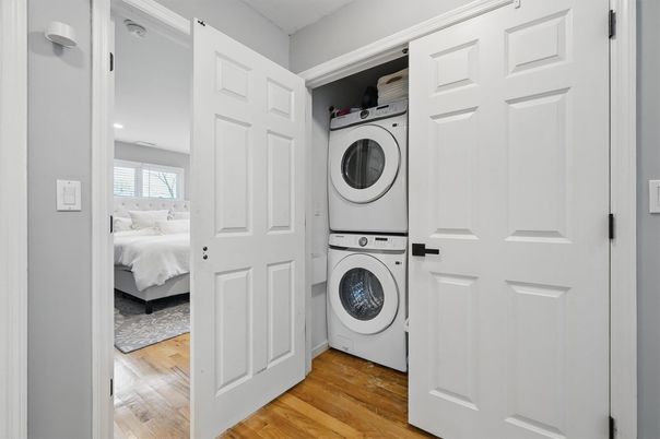 Bedroom, Interior, Recessed Lighting, Utility Closets, Washer, Wood Texture Flooring
