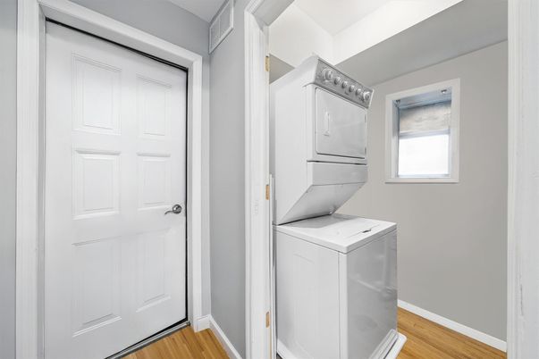 Interior, Utility Closets, Washer, Wood Texture Flooring