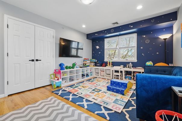 Interior, Recessed Lighting, Wood Texture Flooring