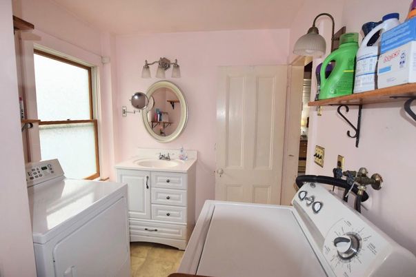 Bathroom, Dual Sink Vanities, Interior, Washer