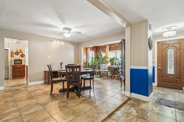 Dining room, Interior