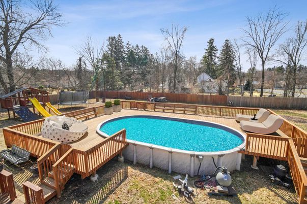 Exterior, Playground, Pool