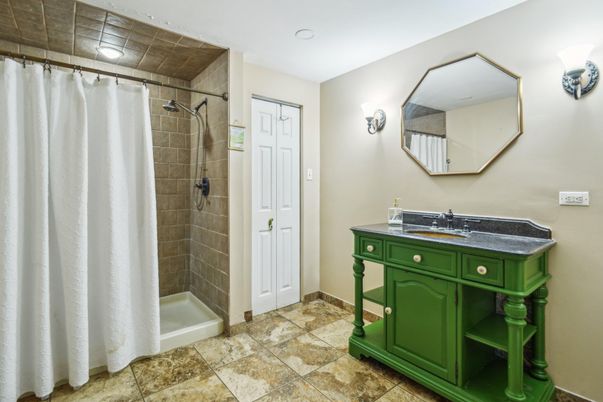Bathroom, Interior, Recessed Lighting