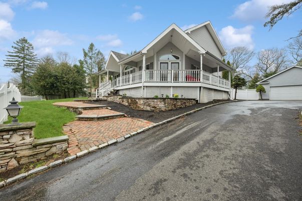 Backyard, Exterior, Facade, Queen Anne Victorian
