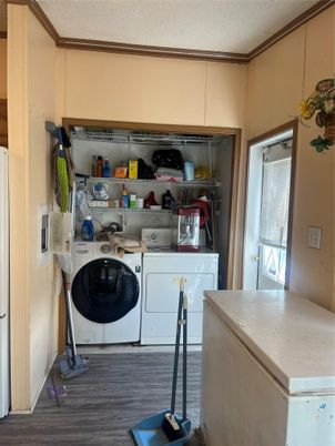 Interior, Utility Closets, Washer, Wood Texture Flooring