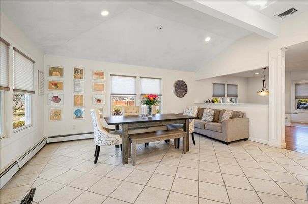 Dining room, Interior, Pendant Lights, Recessed Lighting