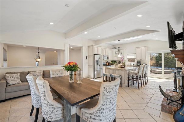 Dining room, Interior, Kitchen, Pendant Lights, Recessed Lighting, Stainless Steel Appliances
