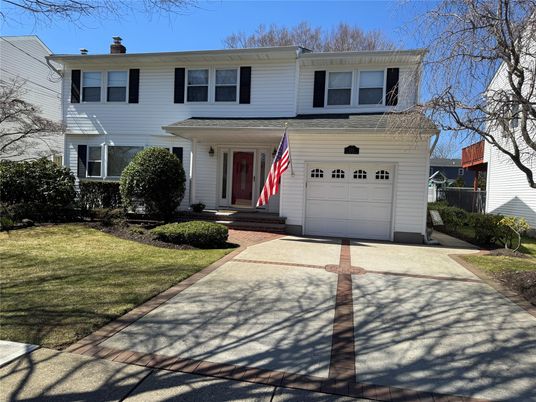 Attached, Exterior, Facade, Raised Ranch