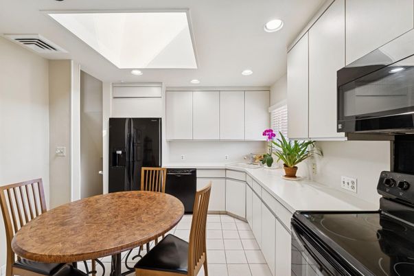 Dining room, Interior, Kitchen, Recessed Lighting