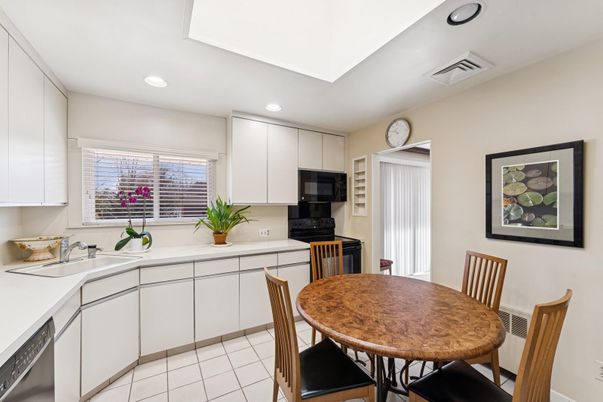 Dining room, Interior, Kitchen, Recessed Lighting