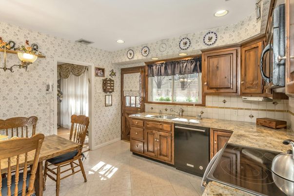 Dining room, Interior, Kitchen, Recessed Lighting