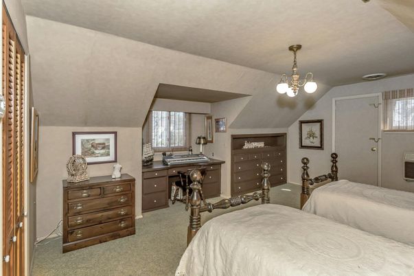 Bedroom, Interior, Pendant Lights