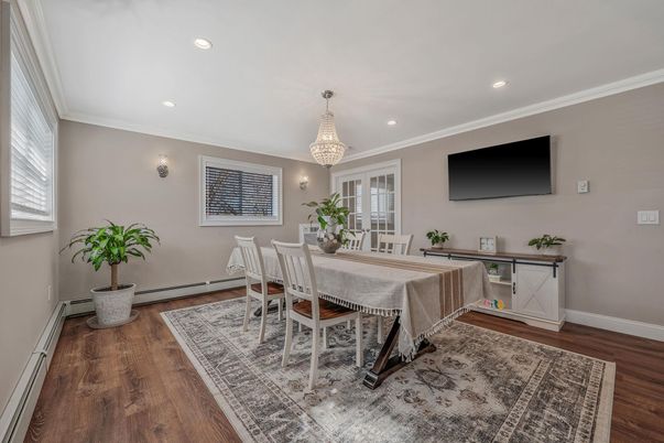 Chandelier, Dining room, Interior, Recessed Lighting, Wood Texture Flooring