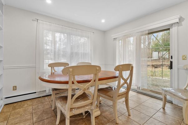 Dining room, Interior, Recessed Lighting