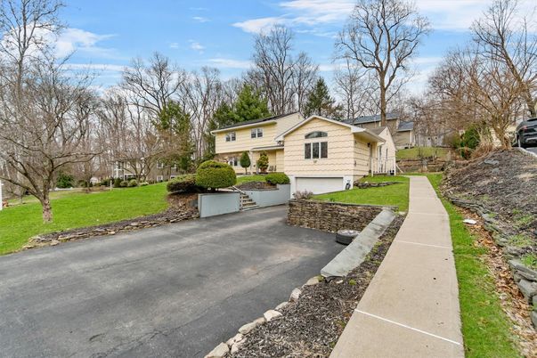 Attached, Exterior, Facade, Raised Ranch