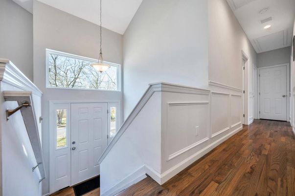 Interior, Pendant Lights, Recessed Lighting, Wood Texture Flooring