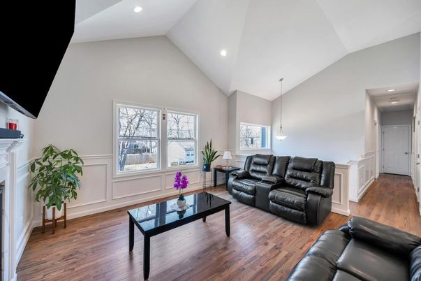 Fireplace, Interior, Living room, Pendant Lights, Recessed Lighting, Wood Texture Flooring