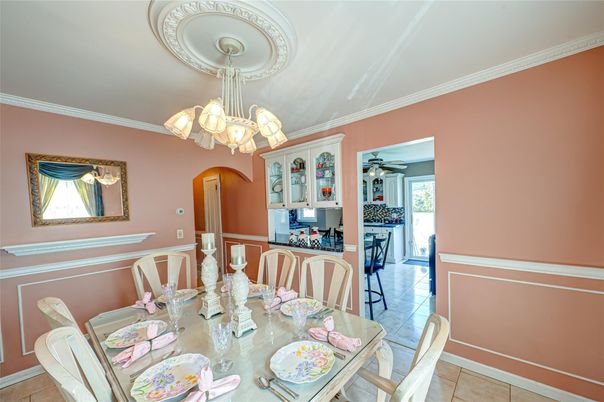 Chandelier, Dining room, Interior