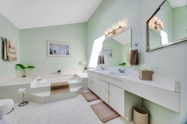 Bathroom, Dual Sink Vanities, Interior