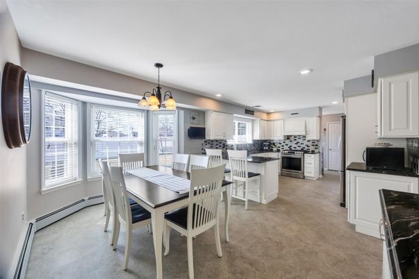 Chandelier, Dining room, Interior, Kitchen, Recessed Lighting, Stainless Steel Appliances