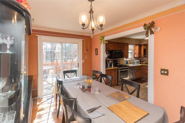 Chandelier, Dining room, Interior, Kitchen