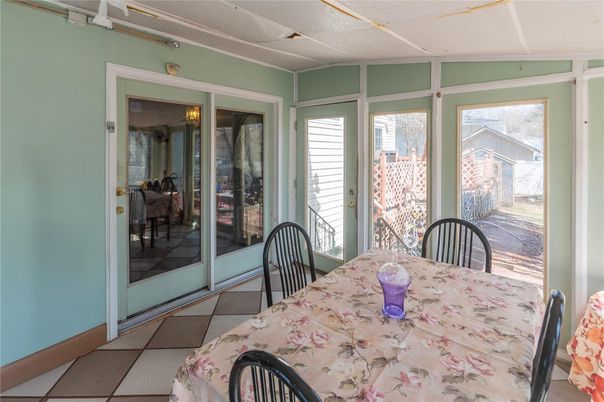 Dining room, Interior