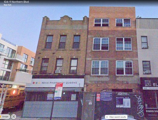 Exterior, Facade, Brick Facade, Rowhouse