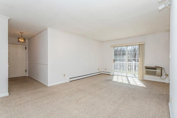 Chandelier, Empty room, Interior