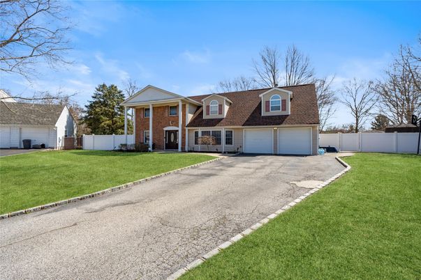 Attached, Exterior, Facade, Brick Facade, Cape Cod