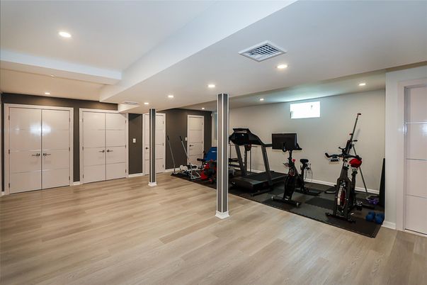 Fitness Equipment, Interior, Recessed Lighting, Wood Texture Flooring