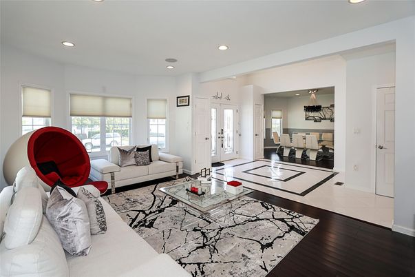 Interior, Living room, Recessed Lighting, Wood Texture Flooring