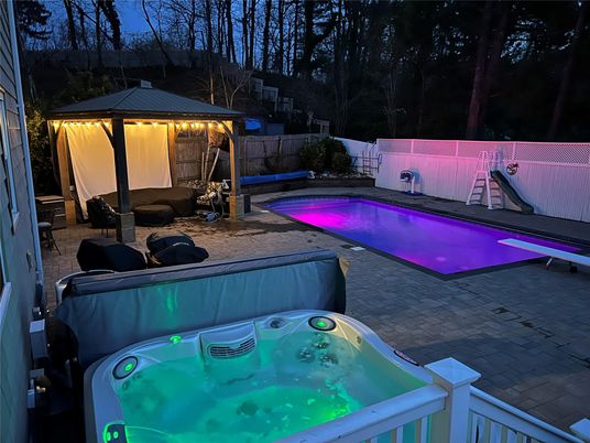 Exterior, Hot Tub, Pool