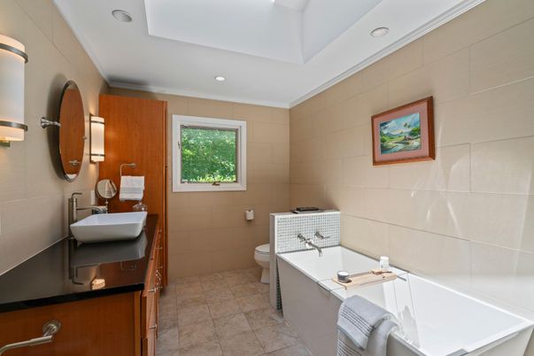 Bathroom, Interior, Recessed Lighting