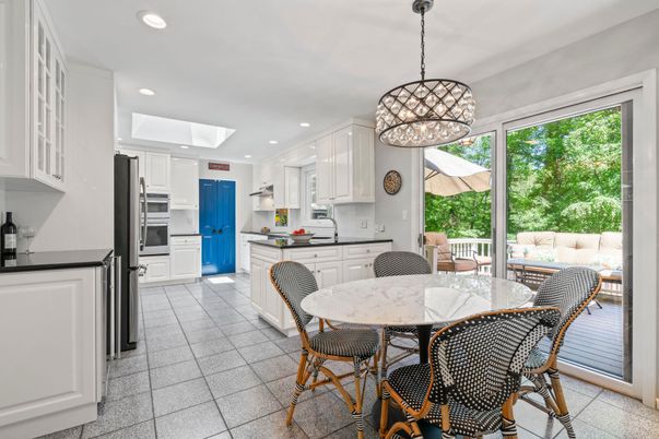 Dining room, Interior, Kitchen, Pendant Lights, Recessed Lighting, Stainless Steel Appliances